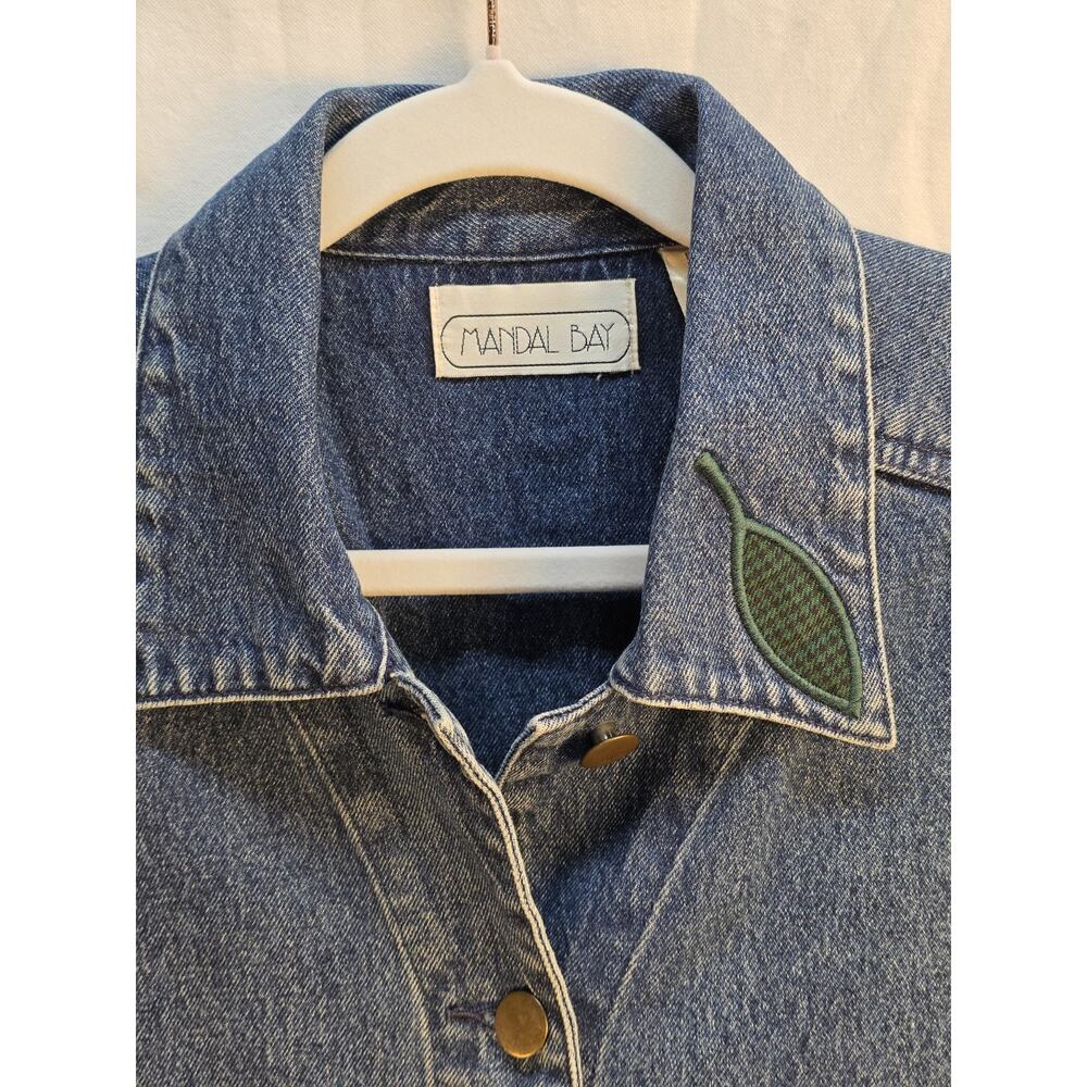 Vintage Mandal Bay Women's Size Medium Apple Embroidered Denim Jacket Cotton 90s - Picture 3 of 16